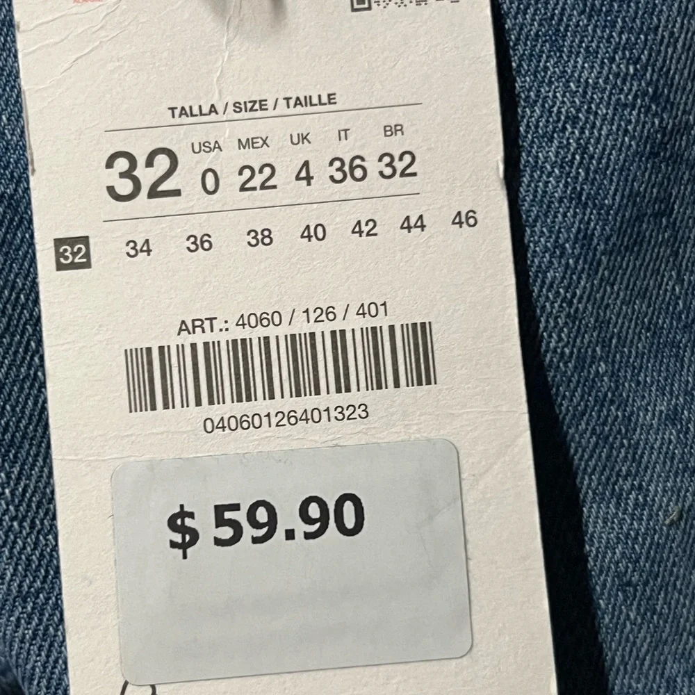 Zara Women's‎ Blue Distressed Denim Jeans USA 0 / EUR 32 NWT
